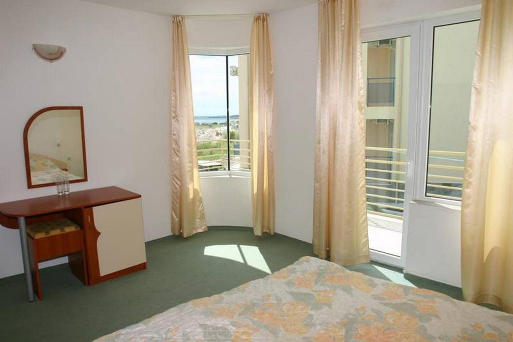 Harmony Beach Family Hotel Nesebar Bagian luar foto