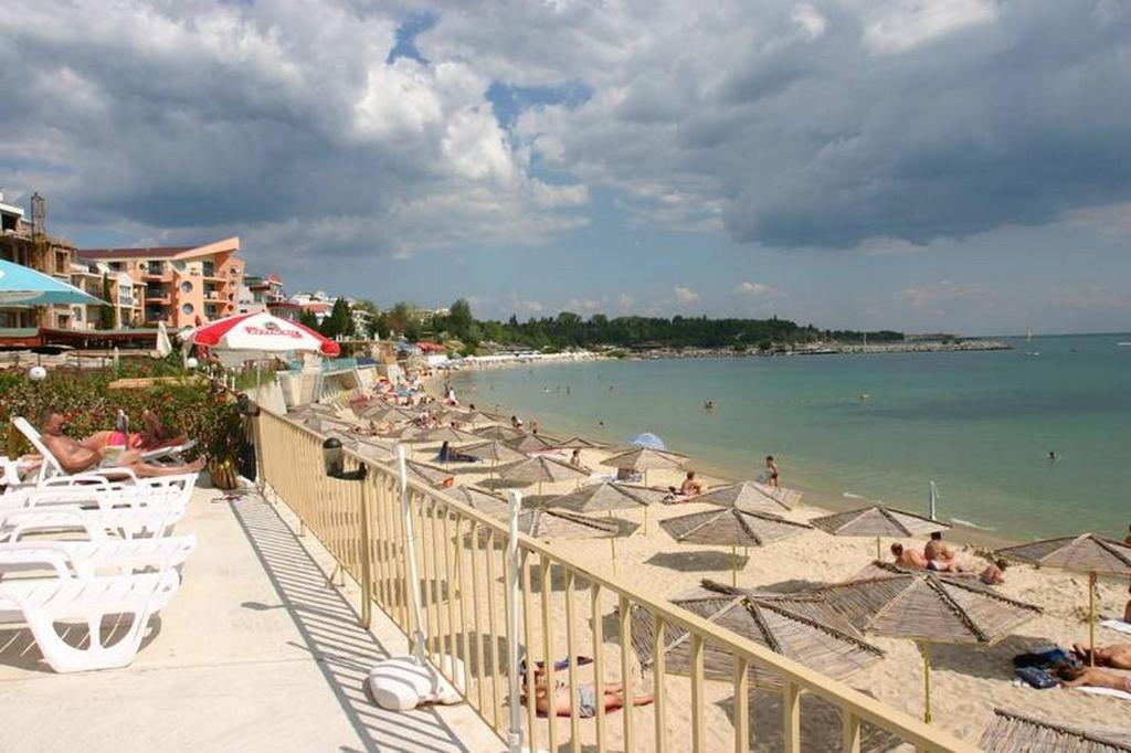 Harmony Beach Family Hotel Nesebar Bagian luar foto